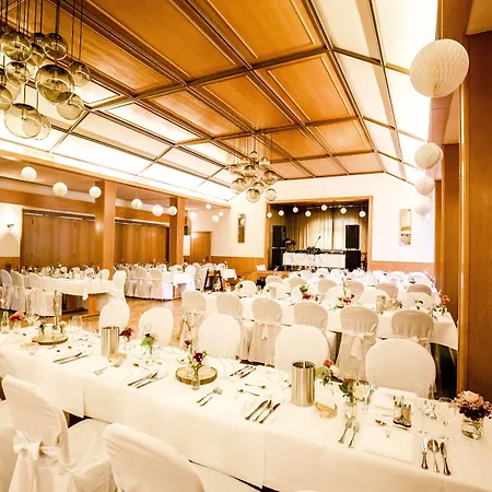 Zur Eiche בוקסטהודה