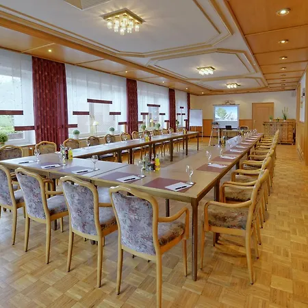 Zur Eiche Отель 3*