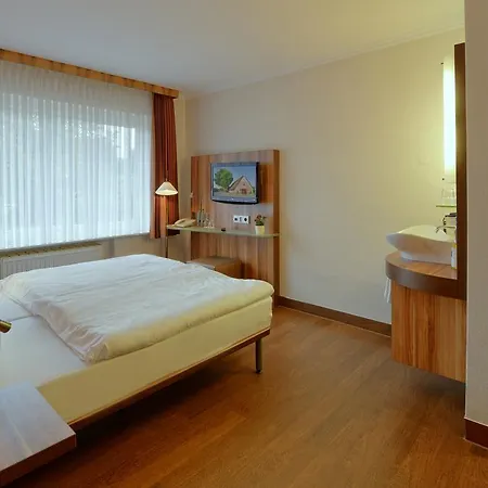 Zur Eiche Отель 3*