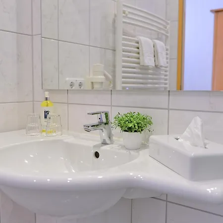 מלון Zur Eiche בוקסטהודה